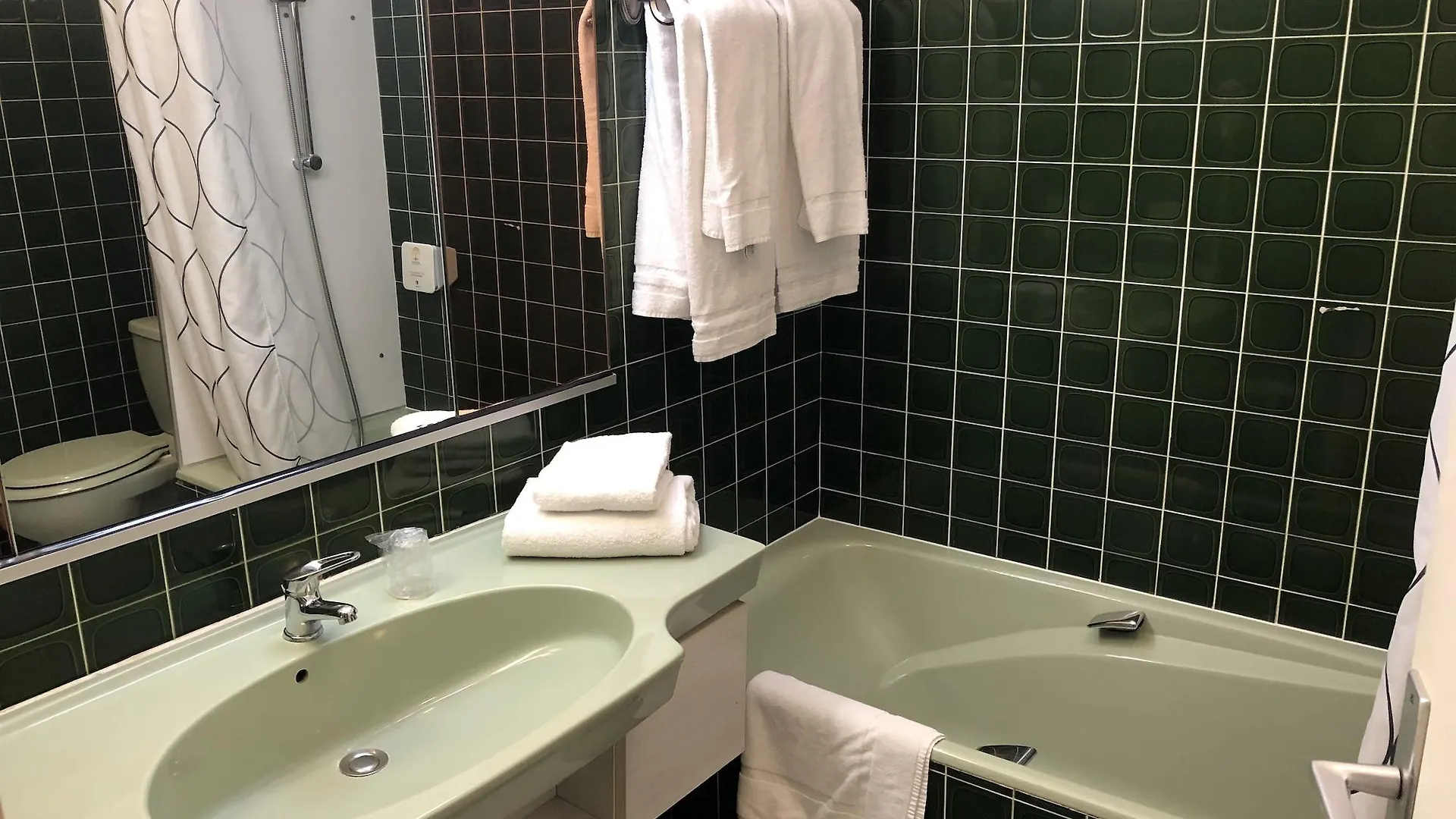 *** Hotel Adonis Lyon Est Hôtel Artys Saint-Priest-en-Jarez Frankreich