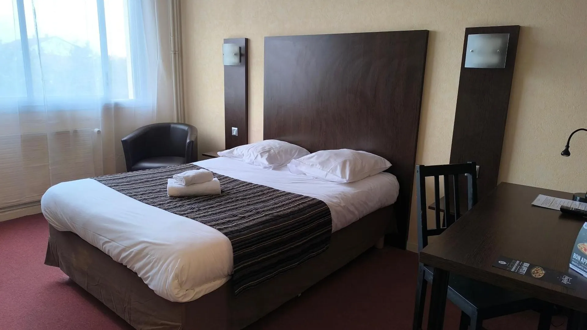 Adonis Lyon Est Hotel Artys Saint-Priest-en-Jarez