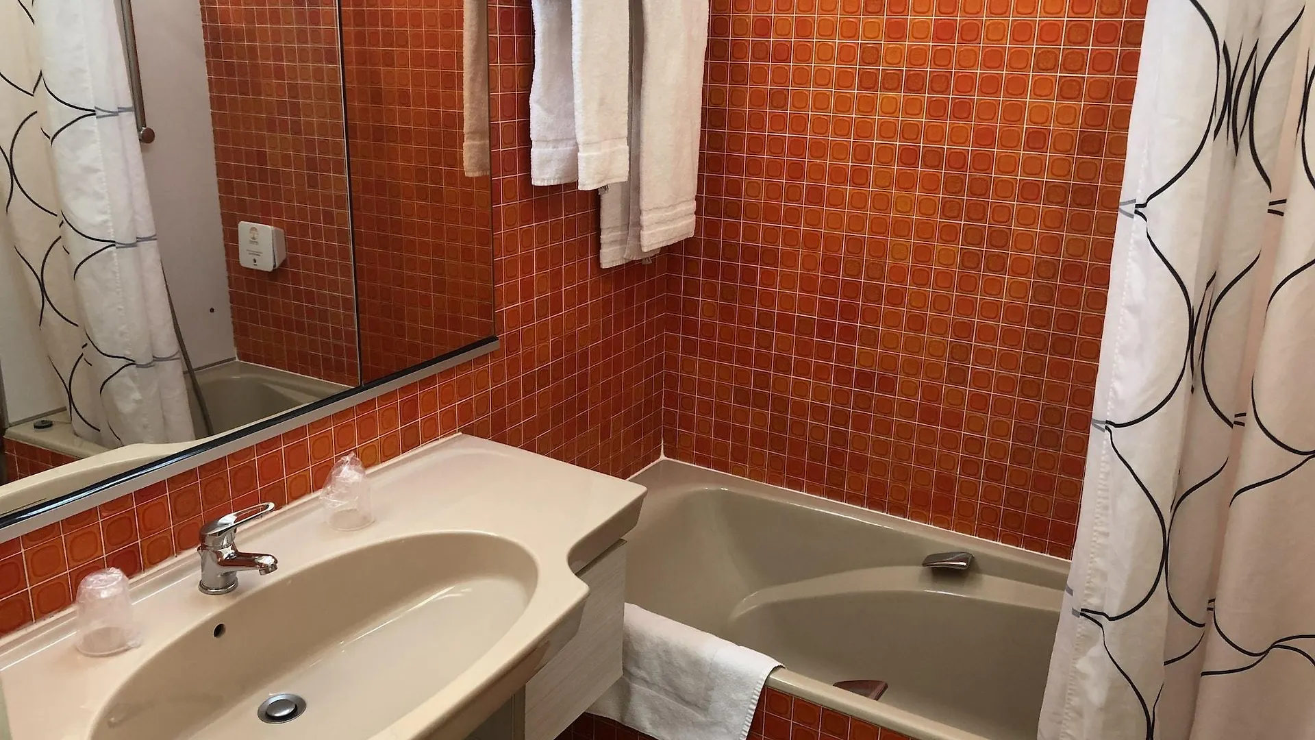 Adonis Lyon Est Hotel Artys Saint-Priest-en-Jarez 3*,  France