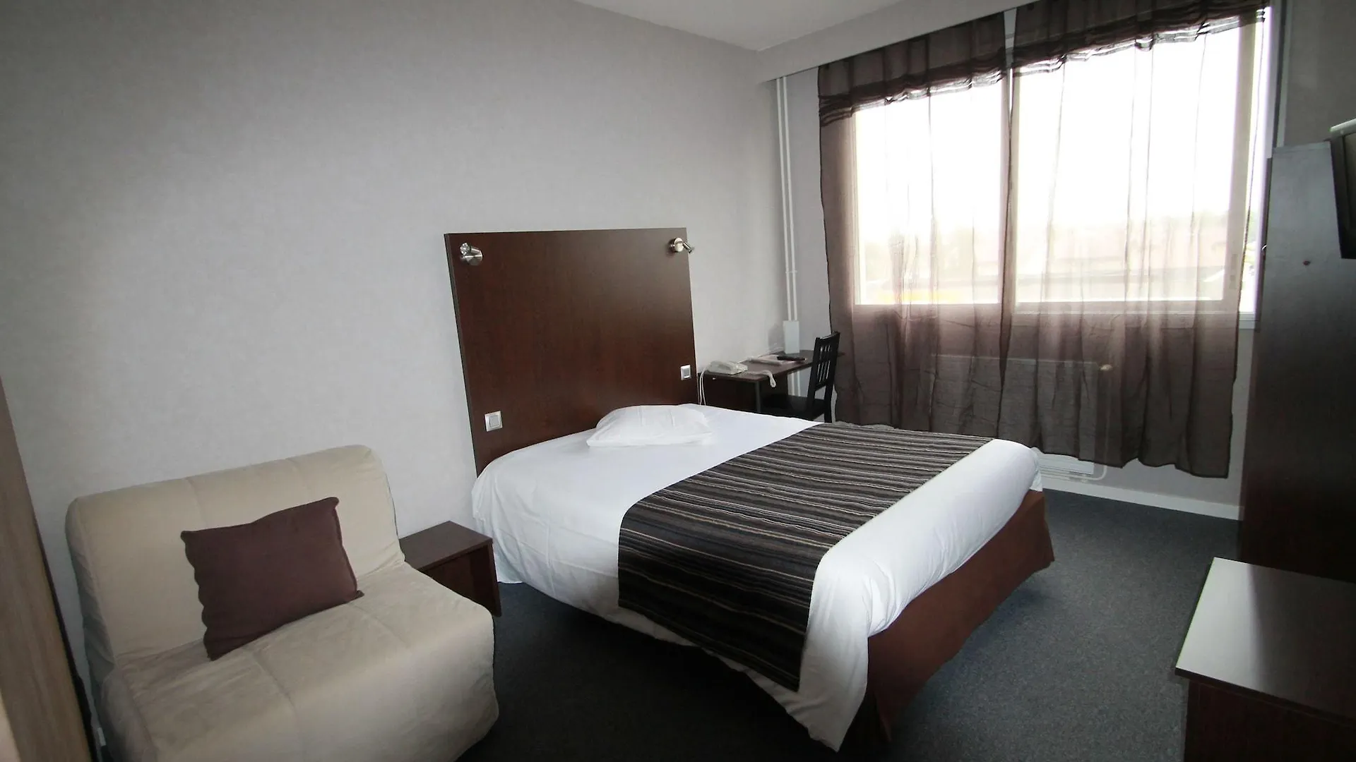 Adonis Lyon Est Hotel Artys Saint-Priest-en-Jarez