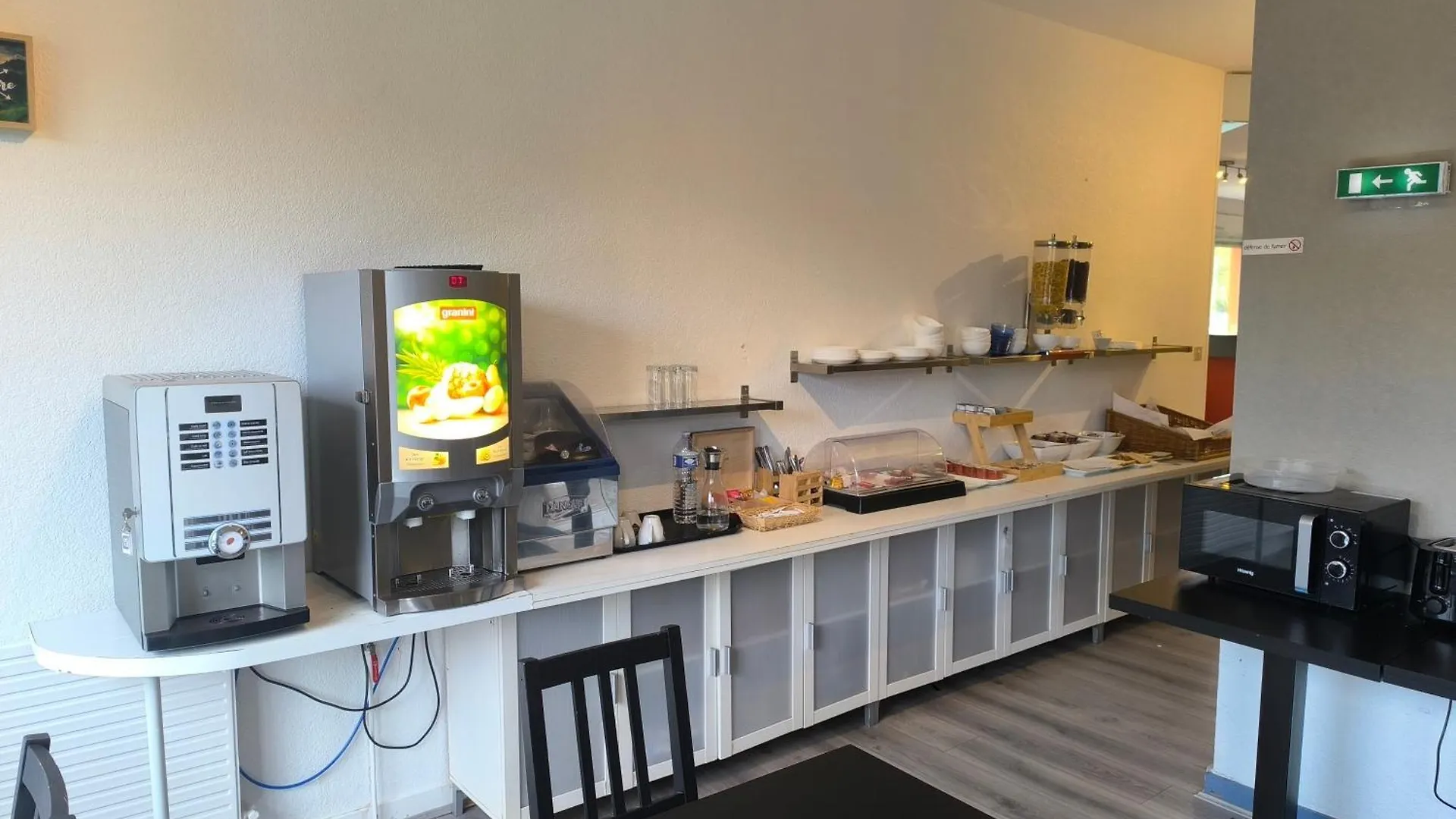 Adonis Lyon Est Hotel Artys Saint-Priest-en-Jarez 3*,