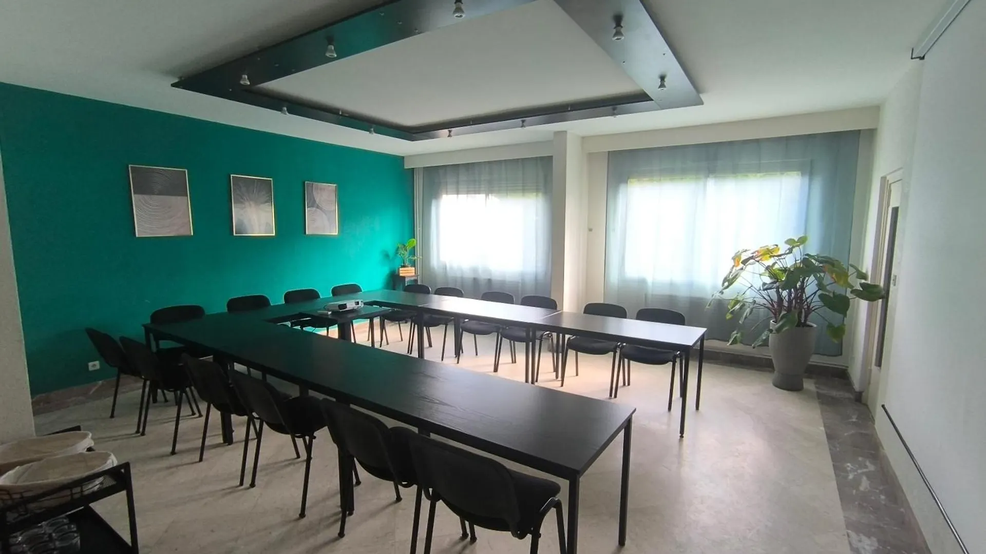 Adonis Lyon Est Hotel Artys Saint-Priest-en-Jarez